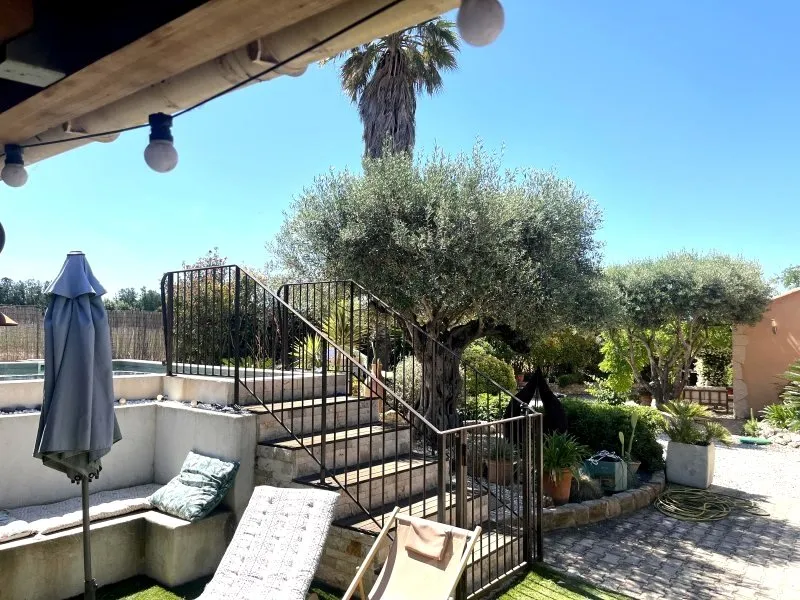 Terrasse - Maison en Pierre avec Piscine près de Lespignan
