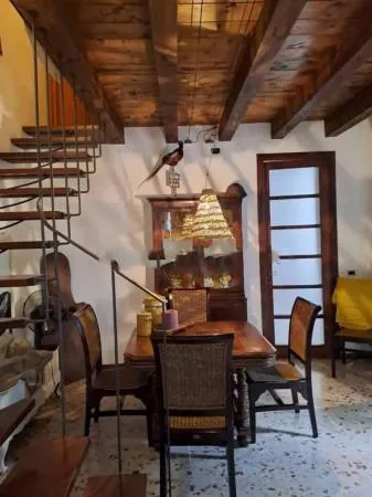 Historic Apartment with Balcony in Noto