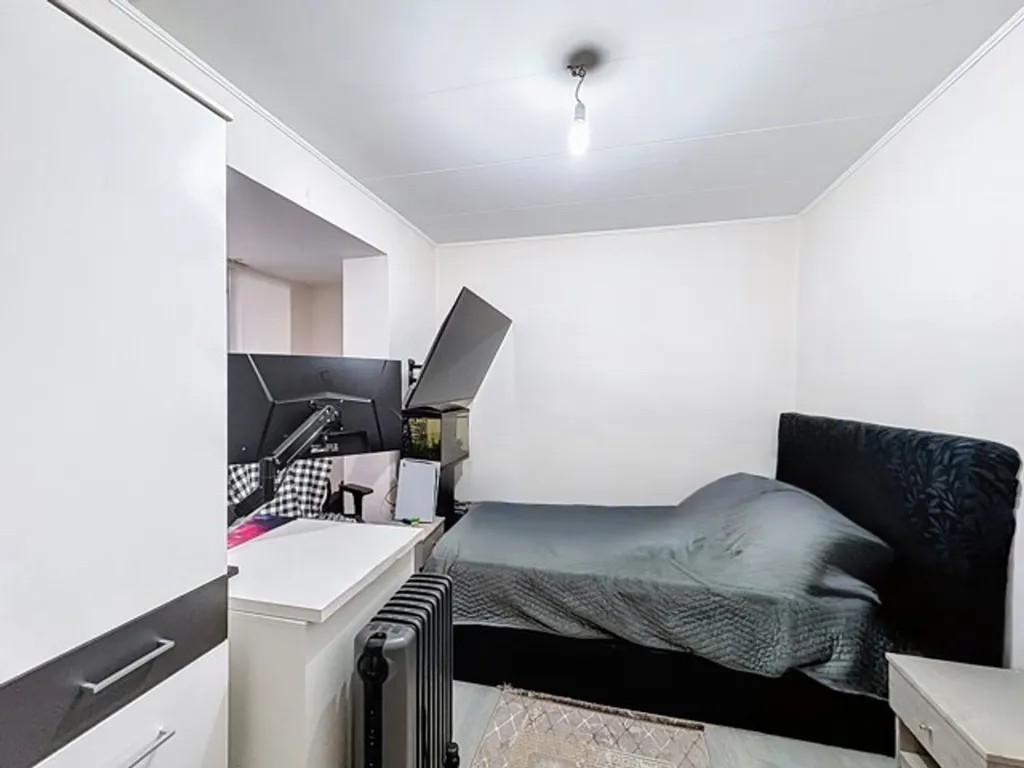 Camere da letto - 2-Bedroom Flat with Convertible Attic in Schaerbeek