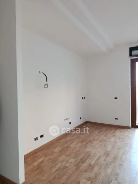 Pièces - Modernised Apartment with Balcony in Asti