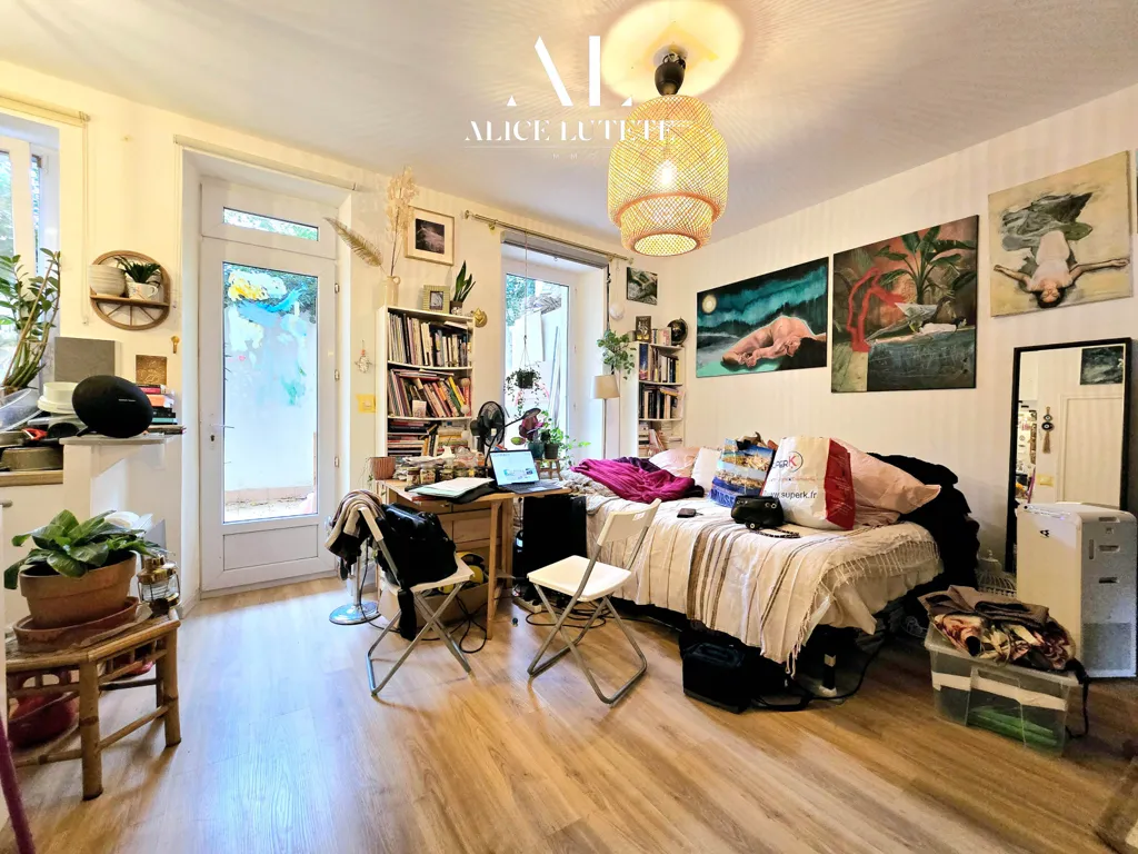 Magamistoad - Fully Let Building with Terrace in Saint-Barnabé, Marseille