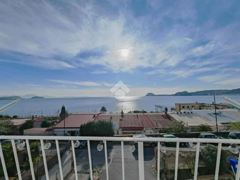 Rõdu - Luxury Apartment with Panoramic View in Lucrino