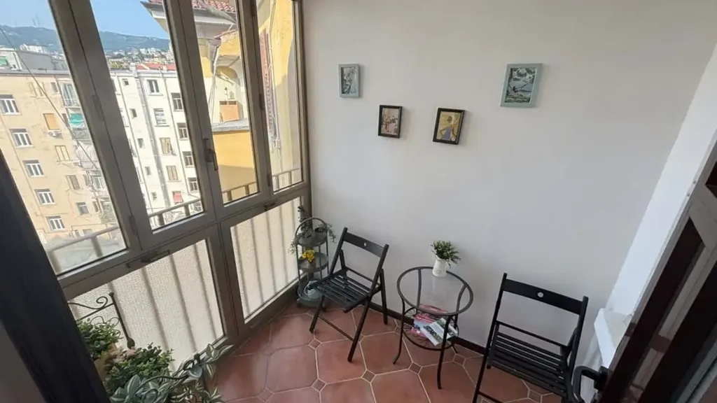 Balcon - Spacious Studio with Central Location in Trieste