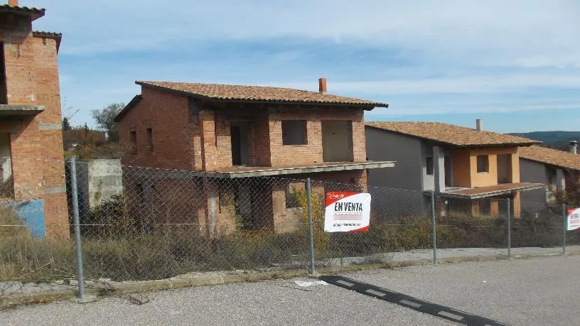 4 magamistoaga kinnisvara asukohas Pontons