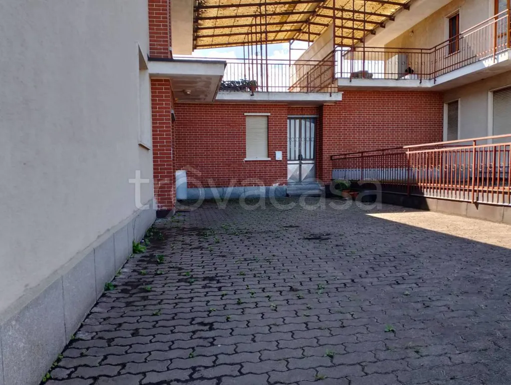 Aed - Apartment with Balcony and Terrace in Barge