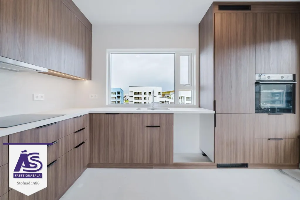 Cuisine - New 4-Storey Apartment with Elevator in Hafnarfjörður