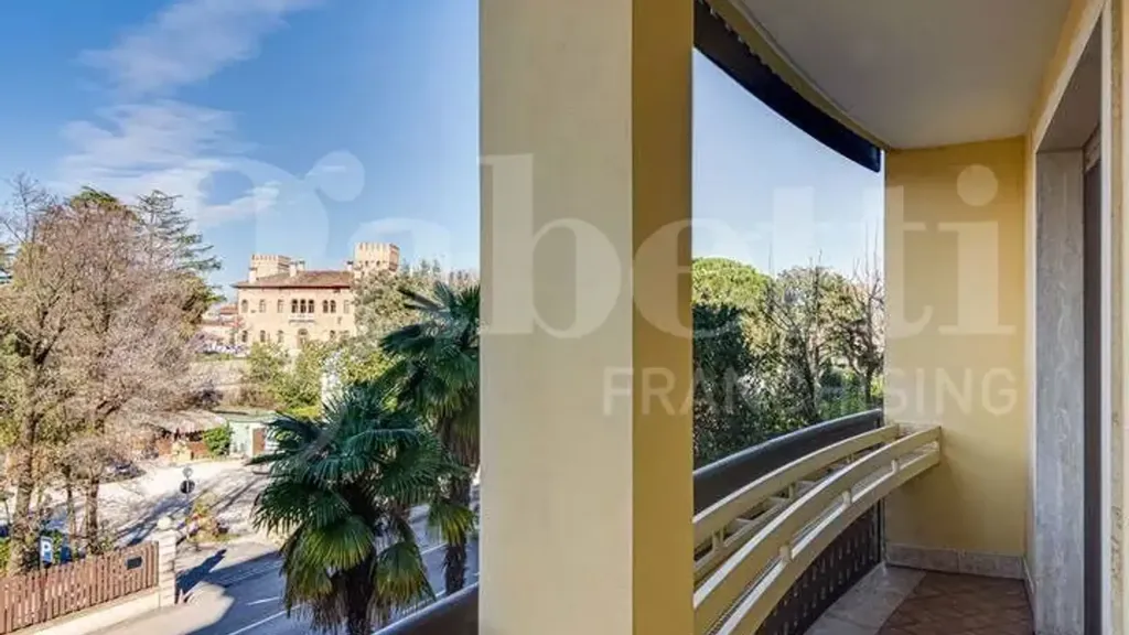 Rõdu - Modernised 2-Bed Apartment with Lift in Treviso