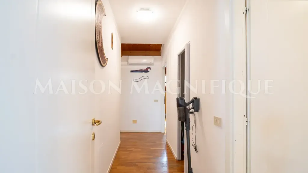Esik - Modernised Apartment with Monument View in Comacchio