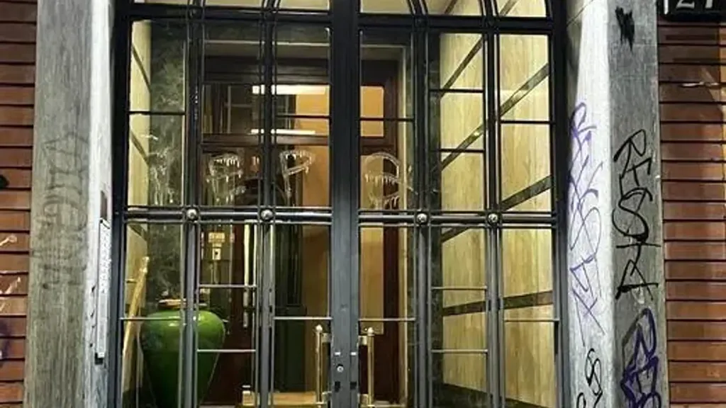 hallway_entrance