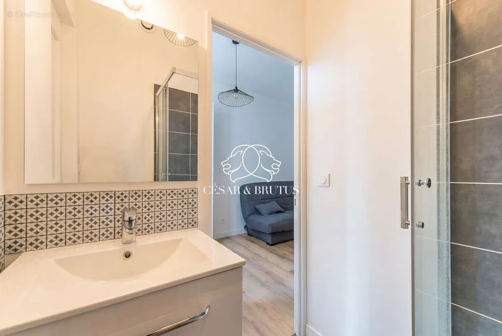 Vannitoad - Studio with Courtyard View in Lyon-9e