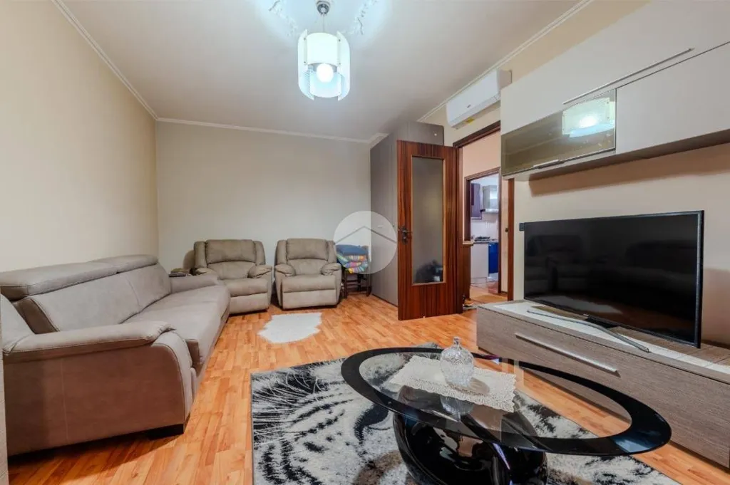 Séjour - Penthouse with Balcony in Narzole