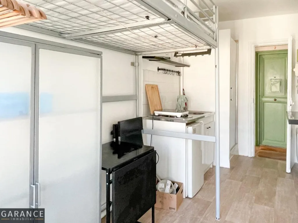 Köök - Refurbished Studio with Balcony in 9th Arrondissement