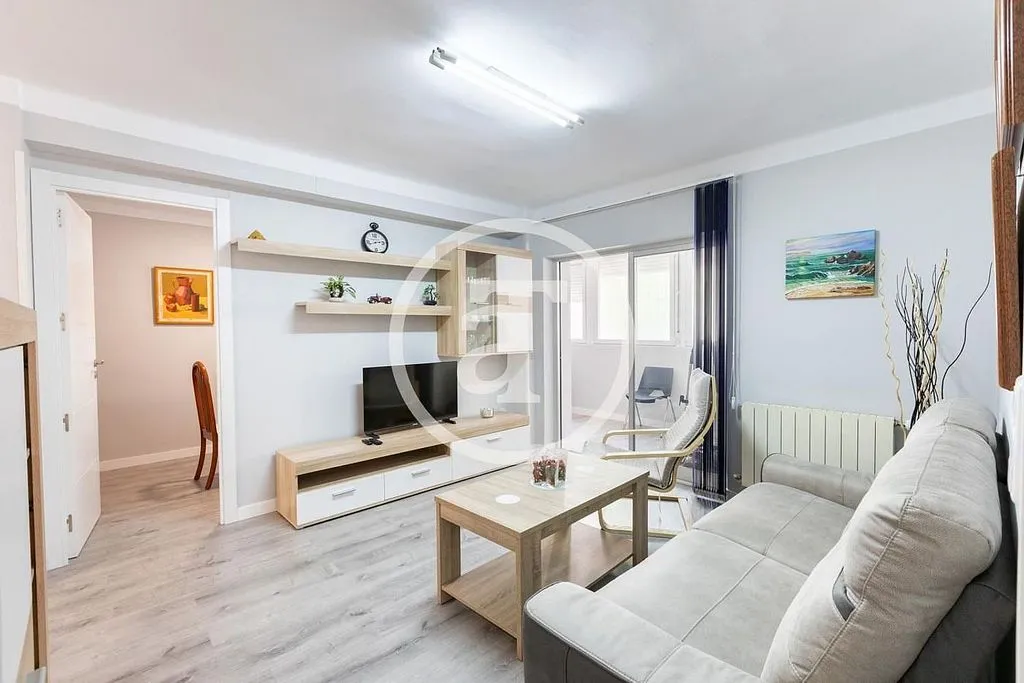 Elutuba - Furnished Flat with Balcony in Aluche, Madrid