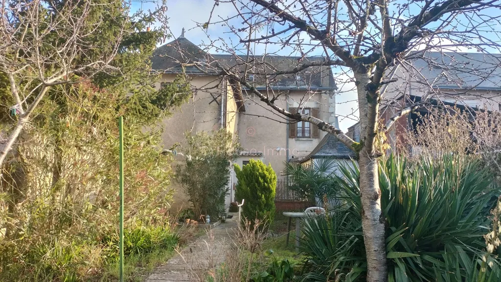 Garden - Town House with Garden in Les Ormes Centre