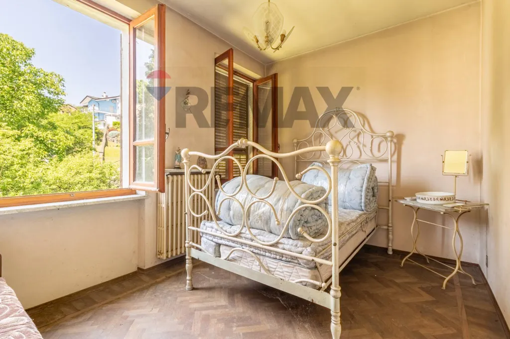 Bedrooms - Villa with Garden near Municipio
