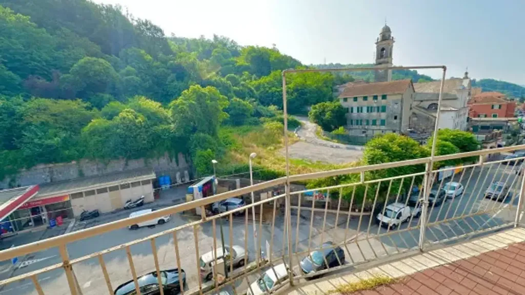 Balcon - Quadrilocale with Balcony and Terrace in Genoa