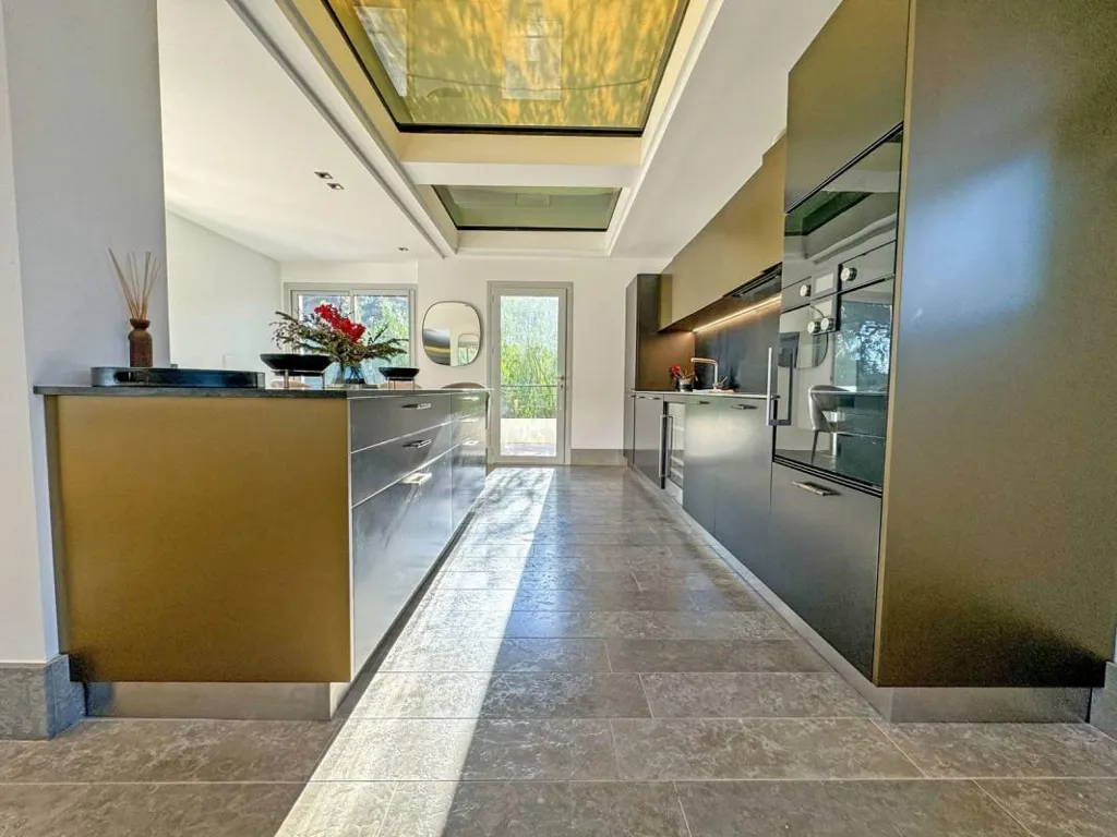 Kitchen - 1950s Villa with Sea View in Cap d'Antibes