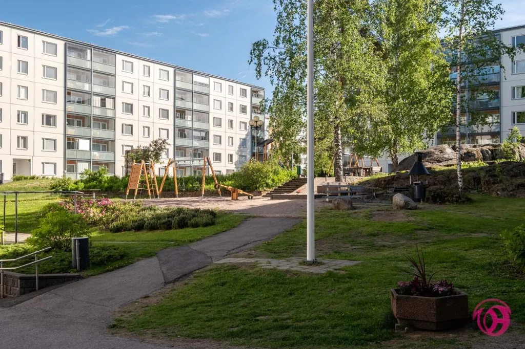 Jardin - Modernised Apartment with Balcony in Martinlaakso