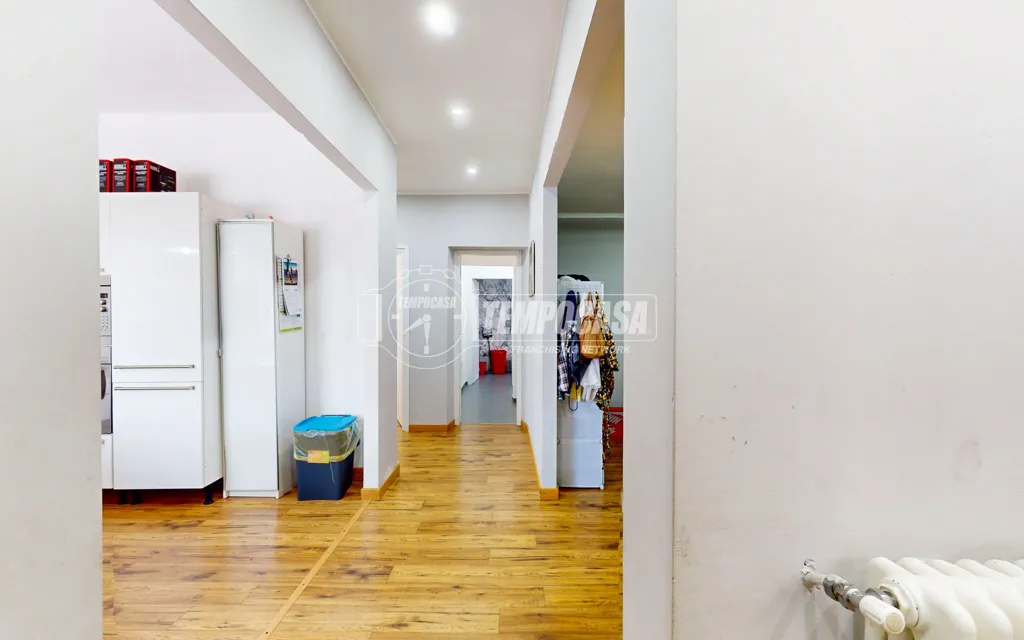 Esik - Independent Apartment with Terrazzo in Cambiano