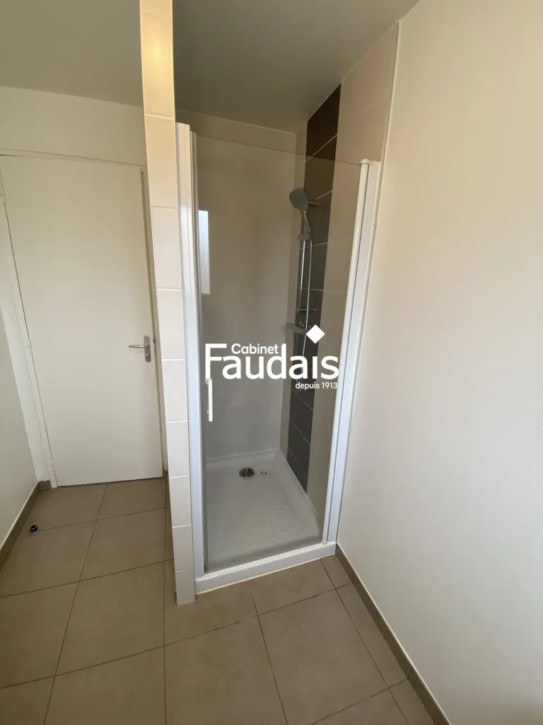 Bagni - Duplex Apartment near Schools in Saint-Lô