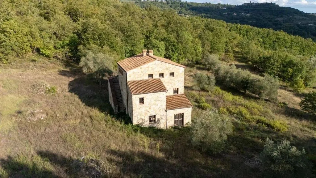 Õhuvaade - Panoramic Casale with Pool in Parrano, Umbria