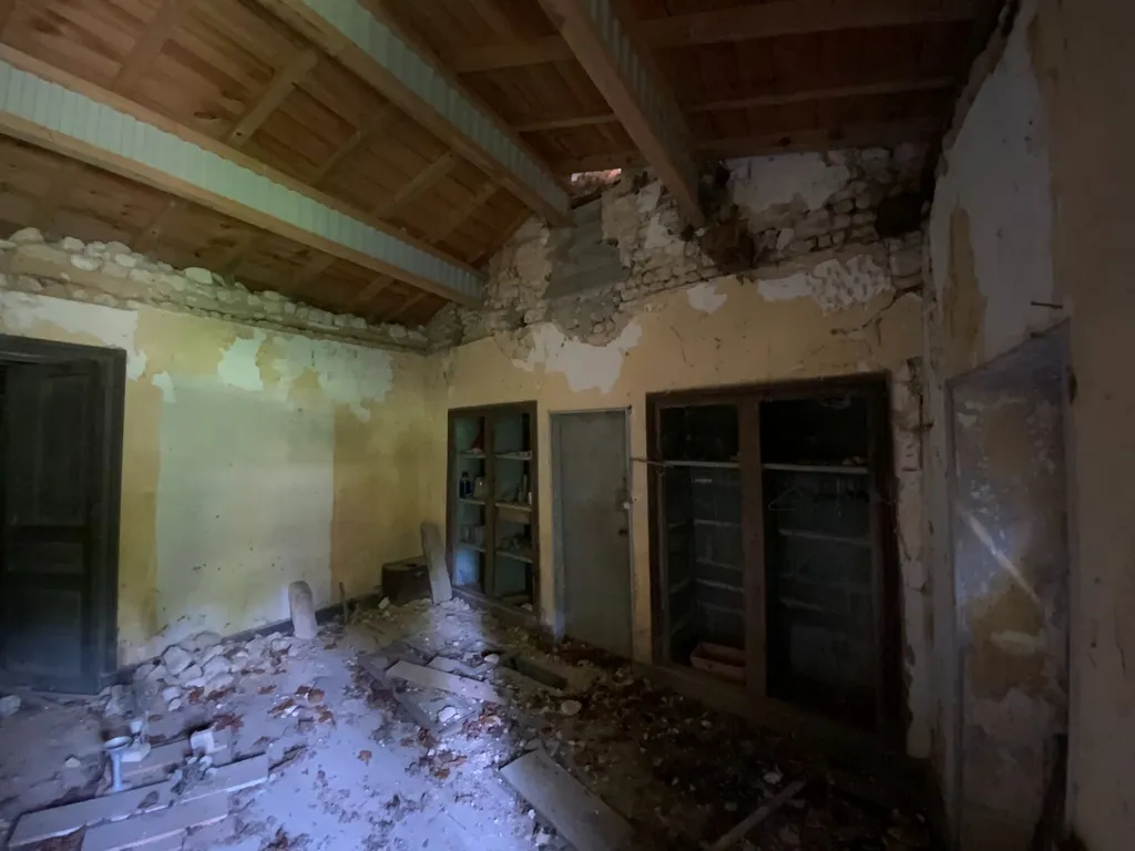 Pièces - Maison Ancienne avec Chapelle à Mirambeau