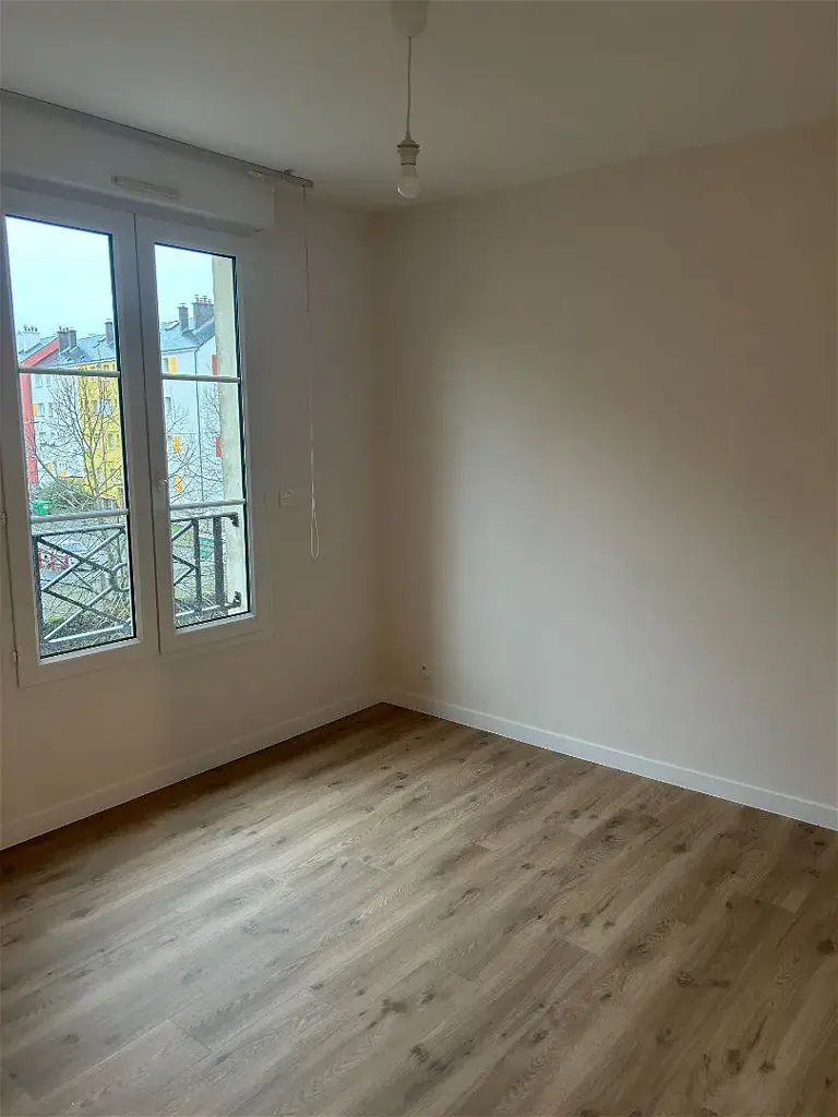 Toad - 3-Bedroom Apartment with Balcony in Le Mans