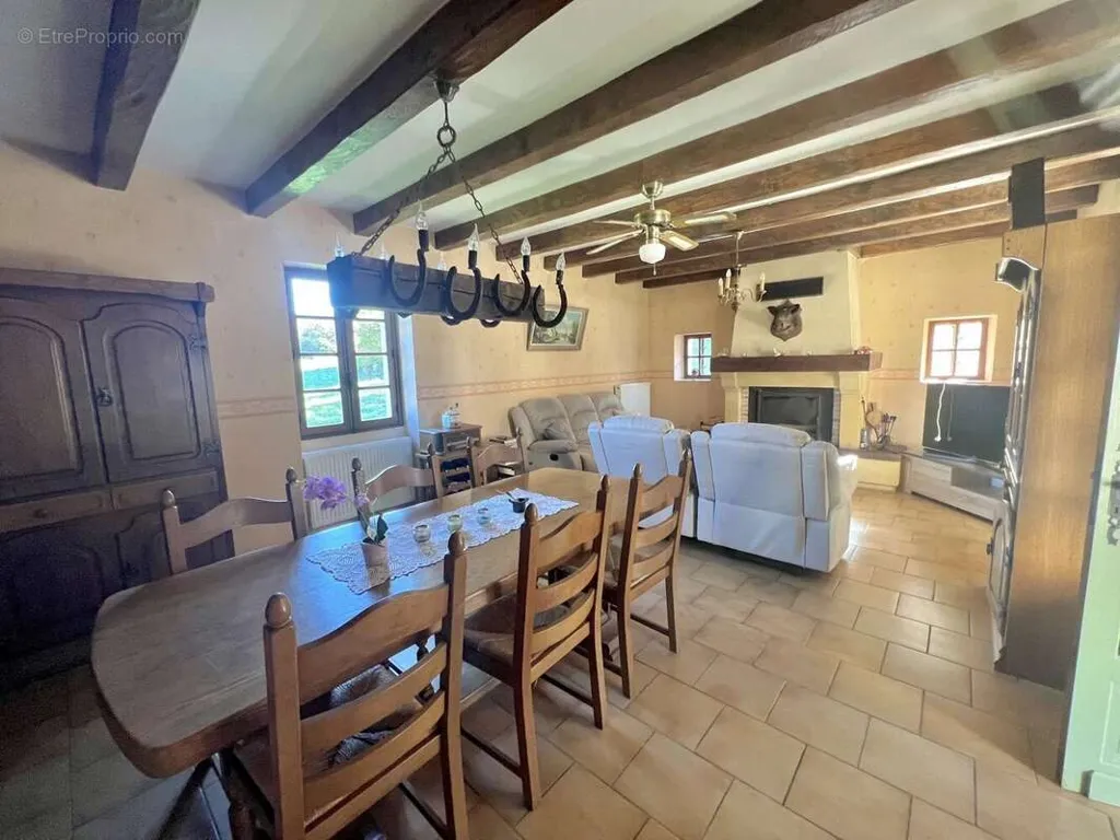 Söögituba - Extensive Property with Pool in Salviac