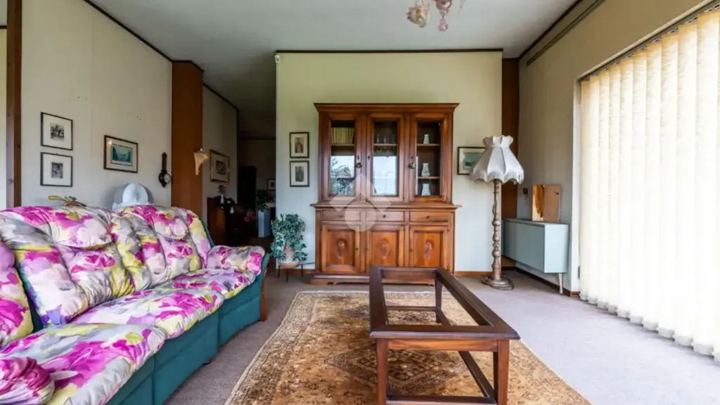 Elutuba - Commercial Space with Parking in Costigliole Saluzzo
