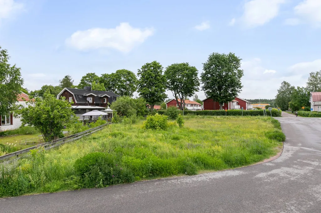 Aed - Corner Plot in Central Skutskär