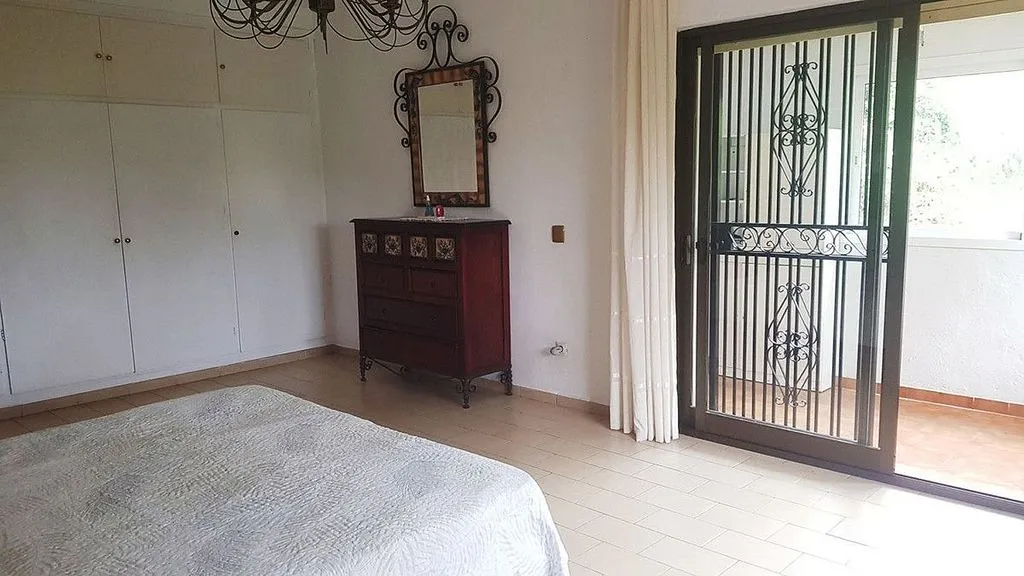 Magamistoad - Chalet with Pool in Casco Antiguo