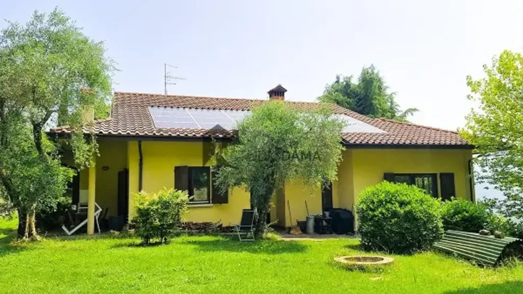 Giardino - Villa with Extensive Land in Collebeato