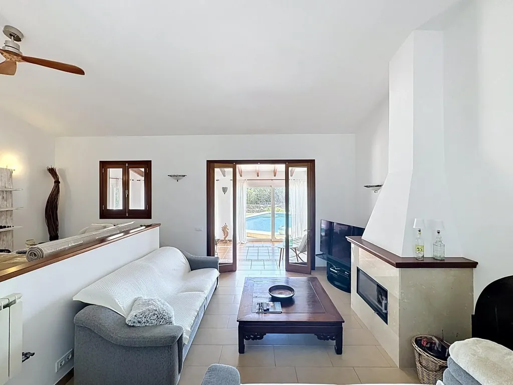 Elutuba - Renovated Mediterranean House with Pool in Maó