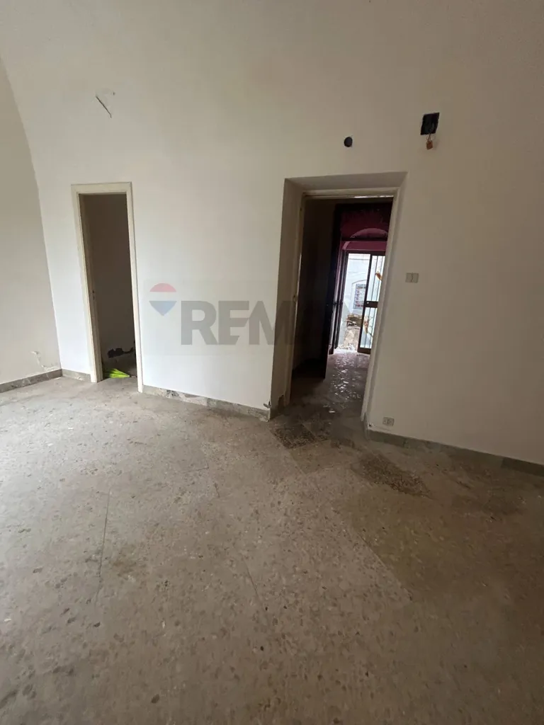 Rooms - Apartment with Balcony in Caltanissetta