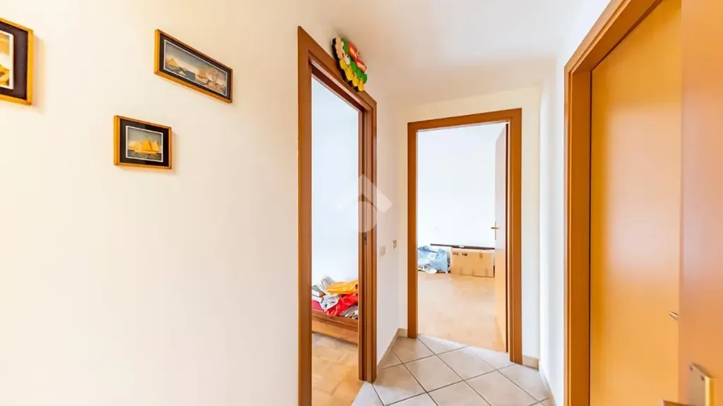 Esik - Apartment with Large Terrace in Rescaldina