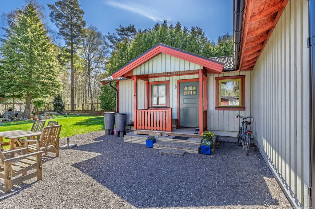 Terrass - Villa with Garden in Varpeäng