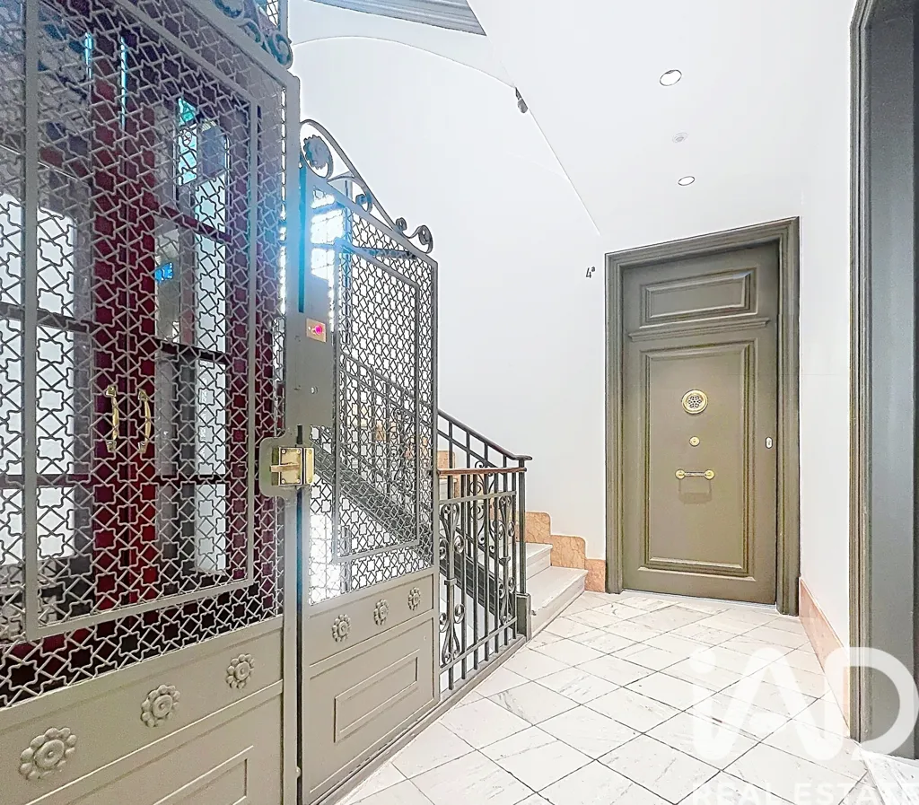Esik - Renovated Flat with Lift in Barcelona Centre