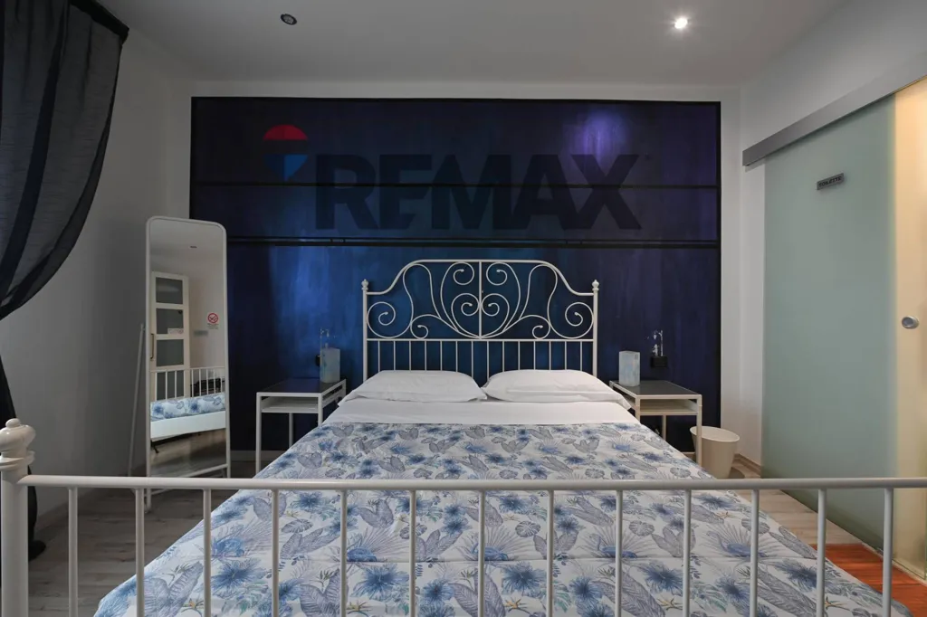 Chambres - Renovated Apartment with Two Balconies in Modena Centre