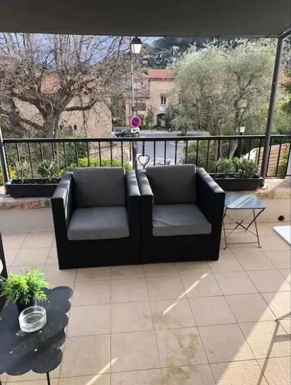 Villa Contemporaine avec Piscine à Mougins
