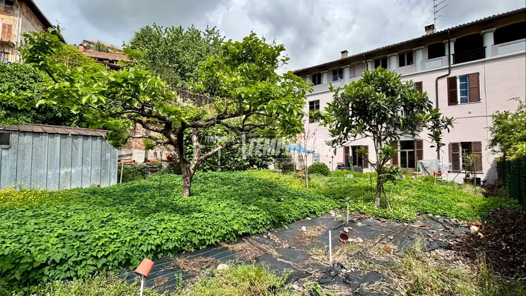 Aed - Triplex with Private Garden in Biella Centre