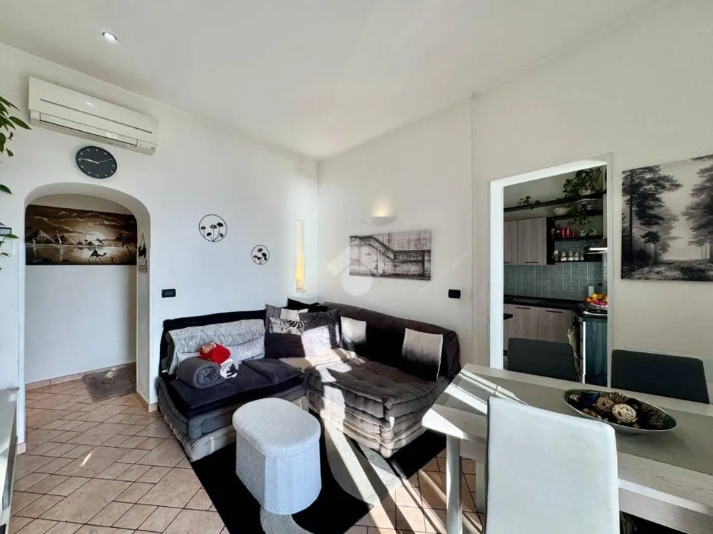 Séjour - Quadrilocale with Sea View Balcony in Noli