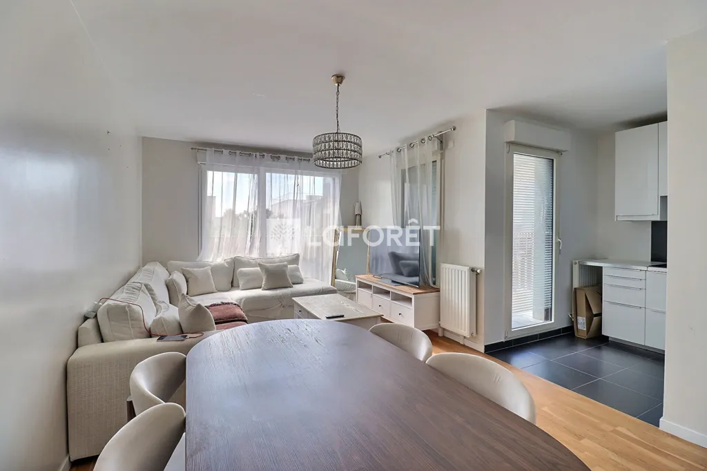 Söögituba - 3-Bedroom Apartment with Balcony in Vitry-sur-Seine