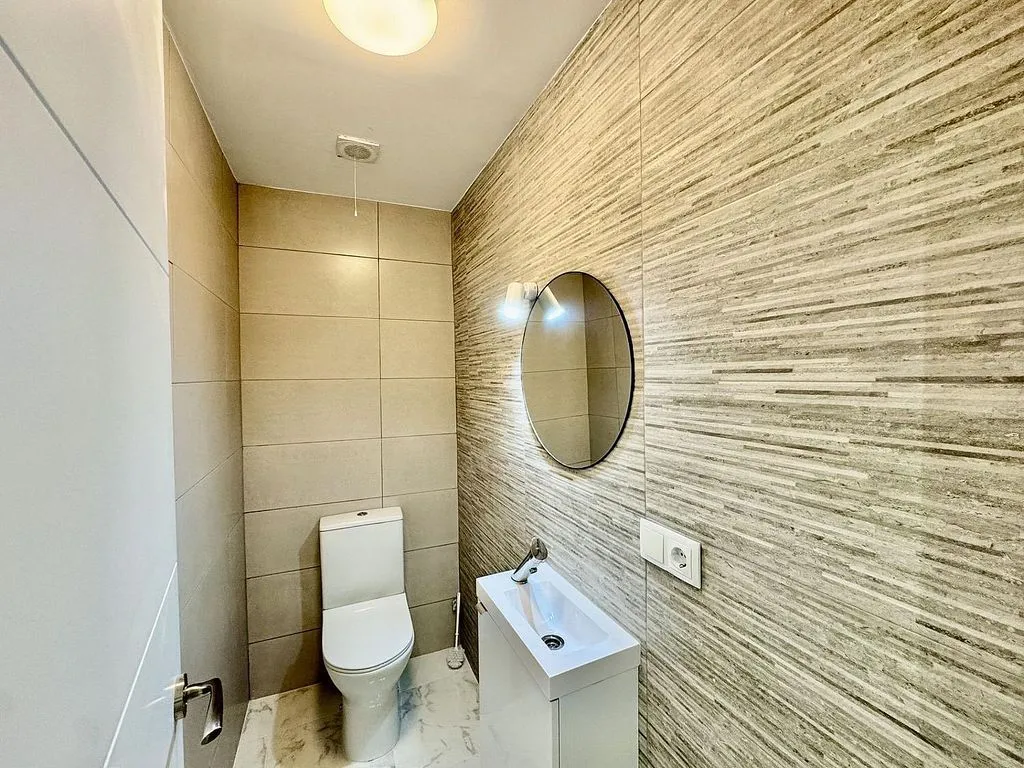Bathrooms - Modernised Apartment with Terrace in Torrevieja Centre