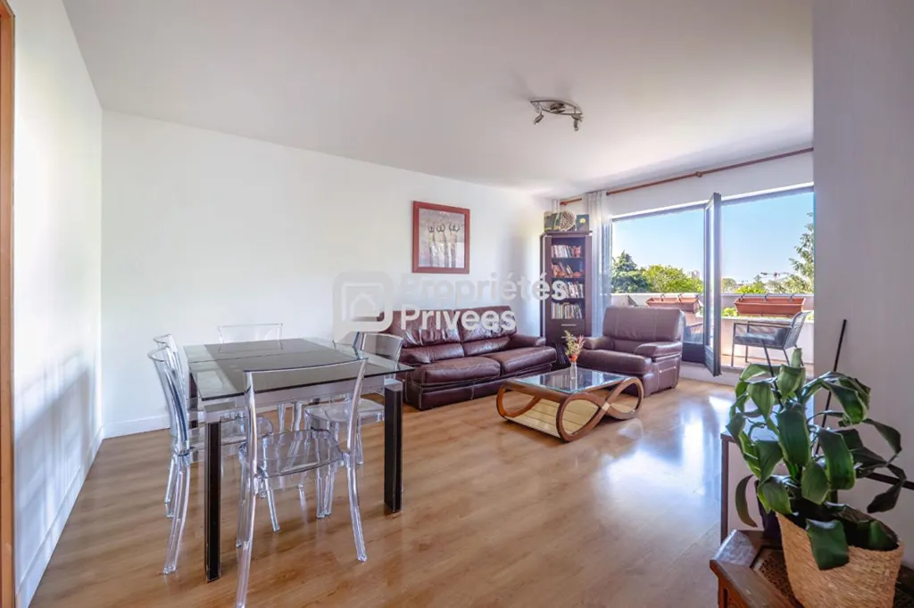 Séjour - Appartement 3 Pièces avec Balcon à Villejuif