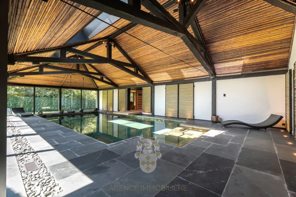 Piscine - Villa Rénovée avec Espace Wellness à Uccle