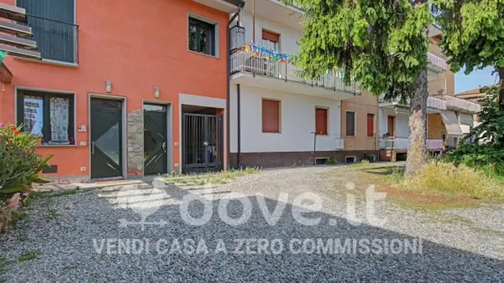 Välivaade - Rustic-Style Flat with Terrace in Bonate Sopra
