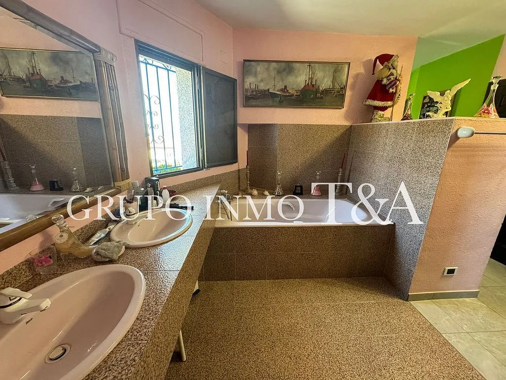 Vannitoad - Chalet with Pool and Sea View in Las Atalayas