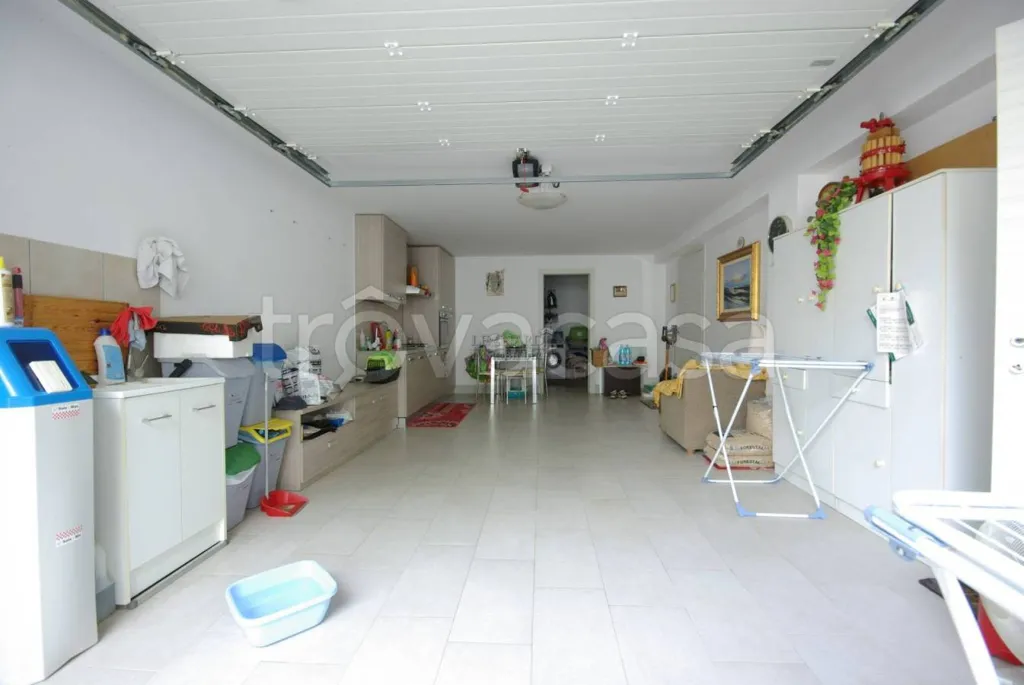 Buanderie - Contemporary Villa with Garden in San Giustino