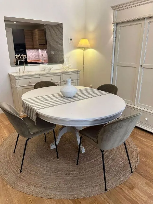 Salle à manger - Furnished Flat with Balcony in Cortes - Huertas