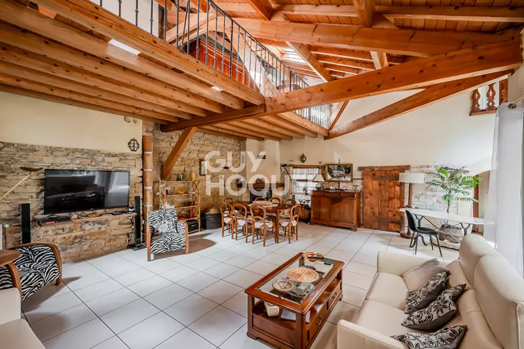 Elutuba - Architect's House with Patio in Croix Rousse